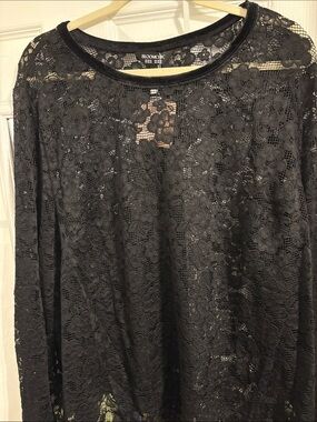 BloomChic Black Lace Sheer Long Sleeve Top Size 18/20